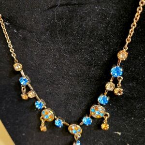 Avon Ensemble Cadeau Enchantment Mode Necklace & Earrings